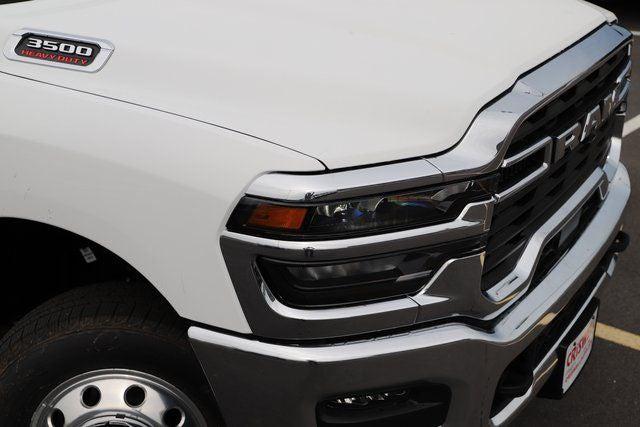 2026 RAM Ram 3500 Chassis Cab RAM 3500 TRADESMAN CREW CAB CHASSIS 4X4 60 CA