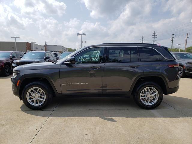 2025 Jeep Grand Cherokee GRAND CHEROKEE LAREDO X 4X4