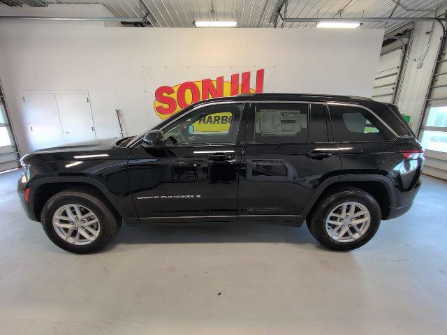 2025 Jeep Grand Cherokee GRAND CHEROKEE LAREDO X 4X4