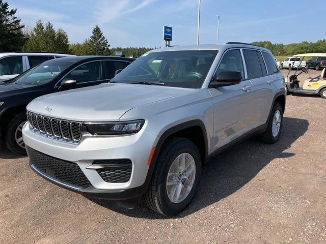 2025 Jeep Grand Cherokee GRAND CHEROKEE LAREDO X 4X4 2025 Jeep Grand Cherokee GRAND CHEROKEE LAREDO X 4X4