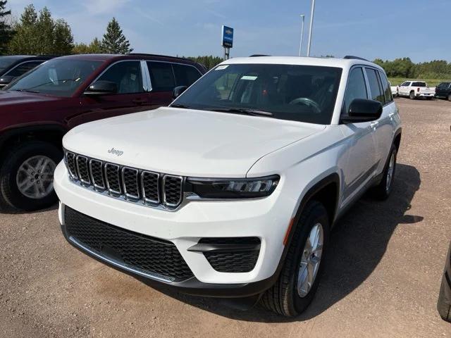 2025 Jeep Grand Cherokee GRAND CHEROKEE LAREDO X 4X4 2025 Jeep Grand Cherokee GRAND CHEROKEE LAREDO X 4X4