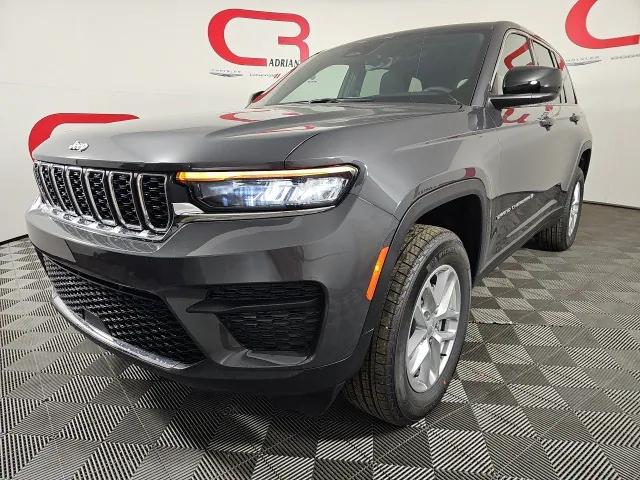 2025 Jeep Grand Cherokee GRAND CHEROKEE LAREDO X 4X4