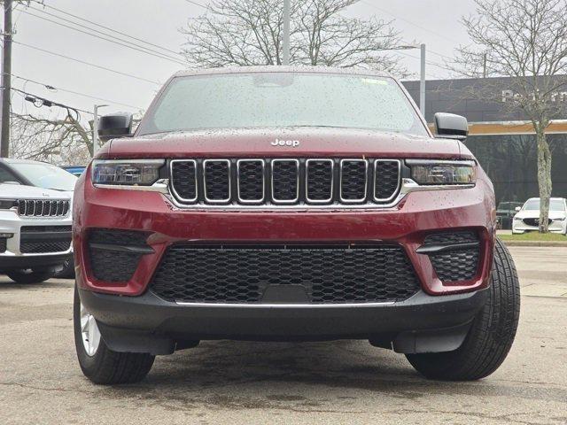 2025 Jeep Grand Cherokee GRAND CHEROKEE LAREDO X 4X4