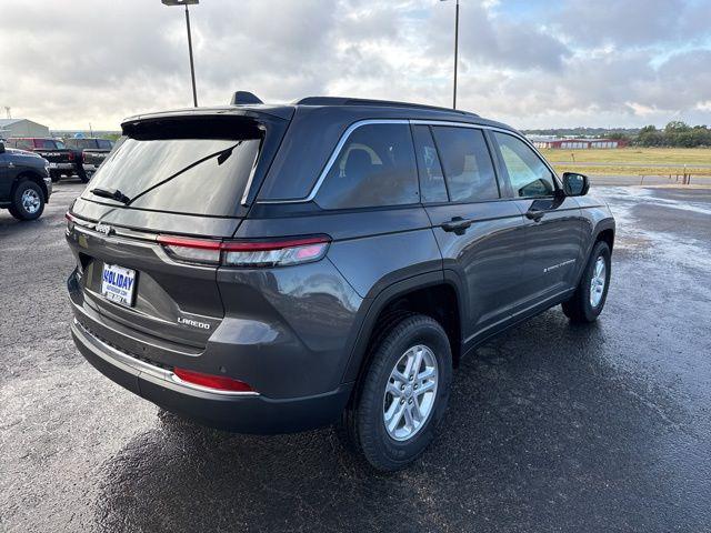 2025 Jeep Grand Cherokee Laredo 4x2