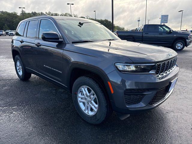 2025 Jeep Grand Cherokee Laredo 4x2