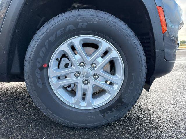 2025 Jeep Grand Cherokee Laredo 4x2