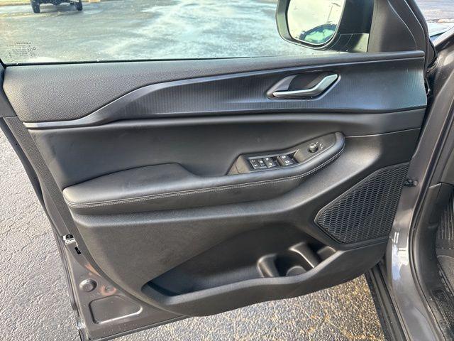 2025 Jeep Grand Cherokee Laredo 4x2