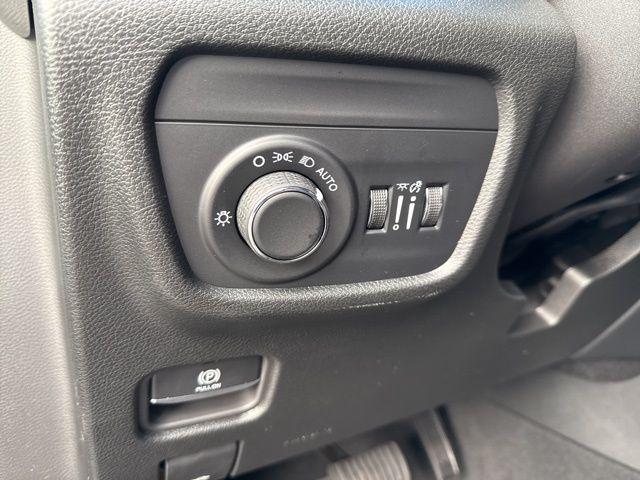 2025 Jeep Grand Cherokee Laredo 4x2