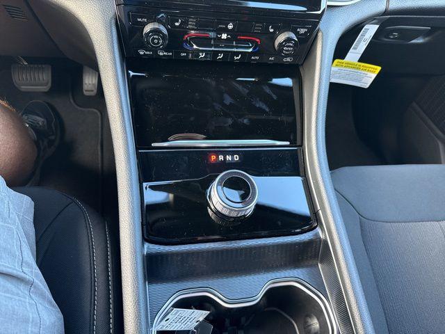 2025 Jeep Grand Cherokee Laredo 4x2