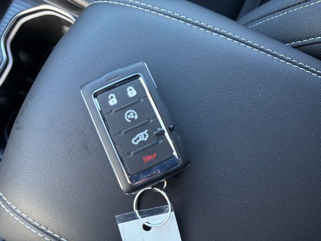 2025 Jeep Grand Cherokee Laredo 4x2