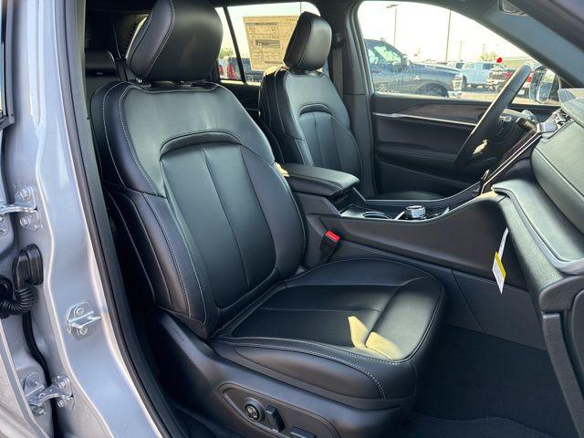 2025 Jeep Grand Cherokee Limited 4x2