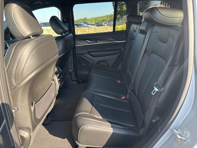 2025 Jeep Grand Cherokee Limited 4x2