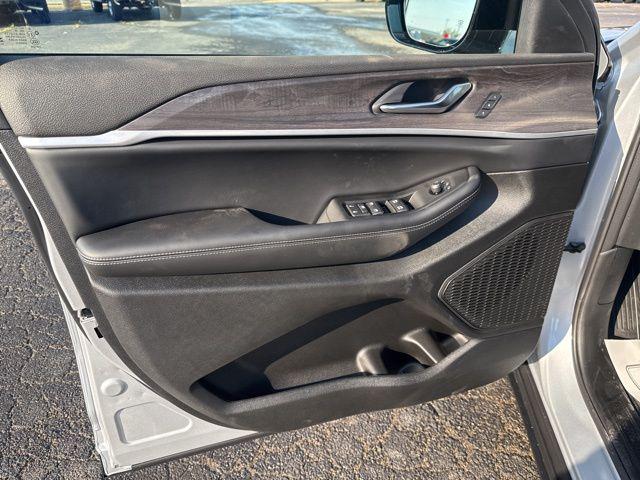 2025 Jeep Grand Cherokee Limited 4x2