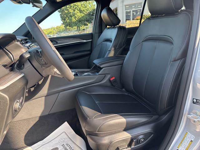 2025 Jeep Grand Cherokee Limited 4x2