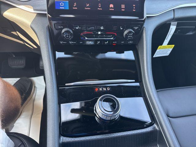 2025 Jeep Grand Cherokee Limited 4x2