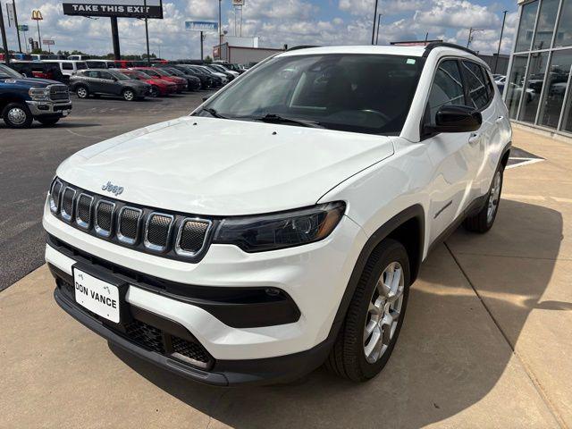 2022 Jeep Compass Latitude Lux 4x4 2022 Jeep Compass Latitude Lux 4x4