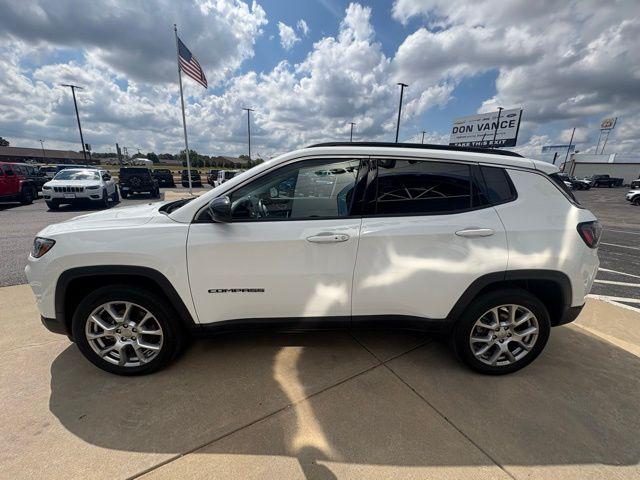 2022 Jeep Compass Latitude Lux 4x4 2022 Jeep Compass Latitude Lux 4x4