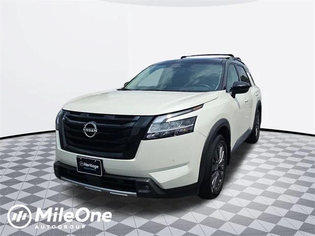 2023 Nissan Pathfinder SL 4WD
