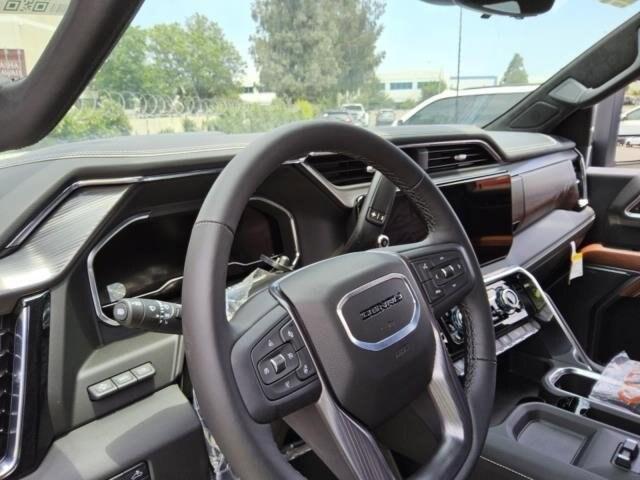 2025 GMC Sierra 2500HD 4WD Crew Cab Standard Bed Denali Ultimate