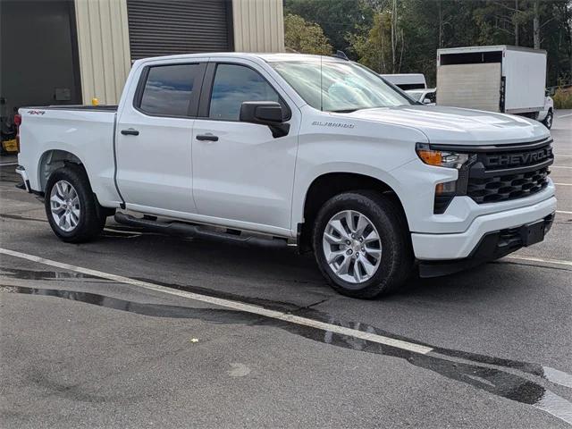 2023 Chevrolet Silverado 1500 4WD Crew Cab Short Bed Custom