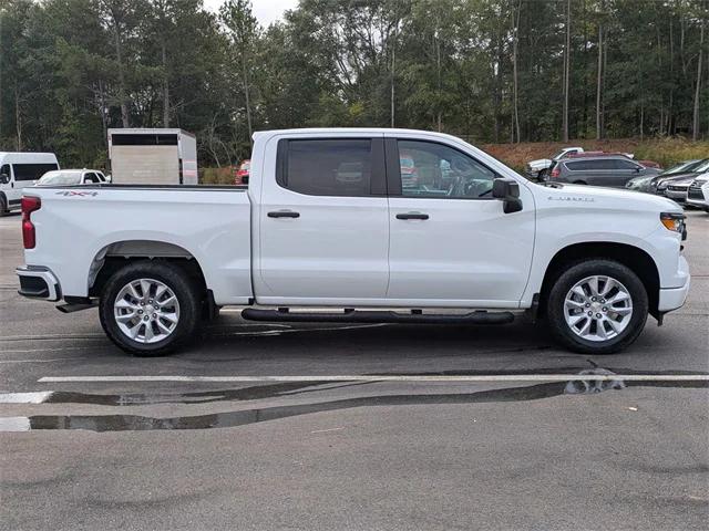 2023 Chevrolet Silverado 1500 4WD Crew Cab Short Bed Custom