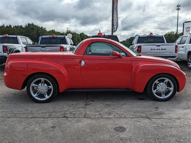 2004 Chevrolet SSR Base 2004 Chevrolet SSR Base