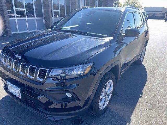 2025 Jeep Compass Latitude 4x4 2025 Jeep Compass Latitude 4x4