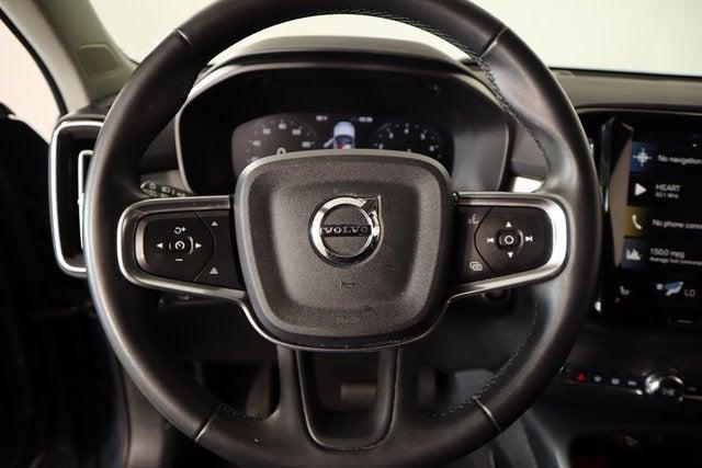 2022 Volvo XC40 T4 Momentum