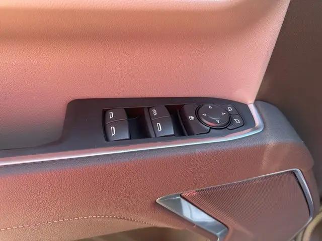 2026 Chevrolet Silverado 1500 4WD Crew Cab Standard Bed LT