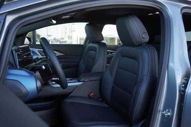 2025 Chevrolet Equinox LT 2