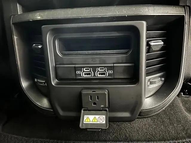 2022 Ram 1500 Laramie Crew Cab 4x4 5'7" Box