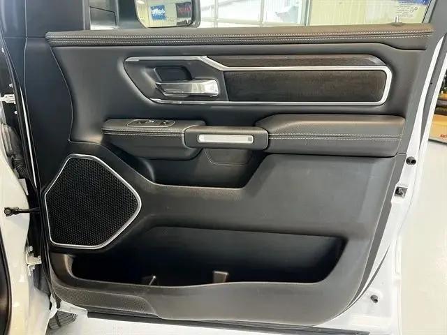 2022 Ram 1500 Laramie Crew Cab 4x4 5'7" Box