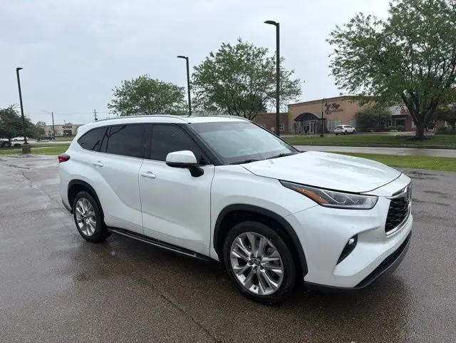 2022 Toyota Highlander Limited for sale in Evansville, IN