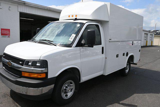 2025 Chevrolet Express Cutaway Work Van