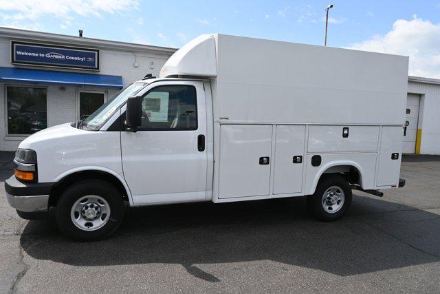 2025 Chevrolet Express Cutaway Work Van