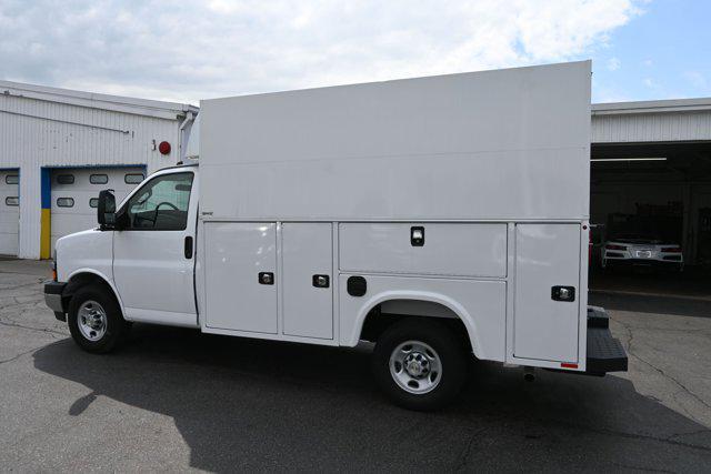 2025 Chevrolet Express Cutaway Work Van