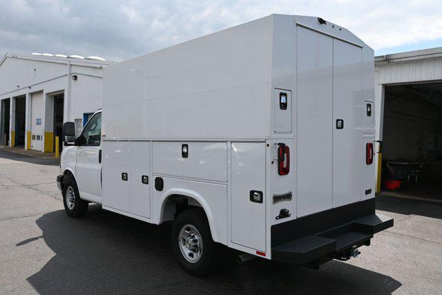 2025 Chevrolet Express Cutaway Work Van