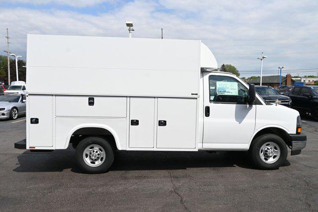 2025 Chevrolet Express Cutaway Work Van