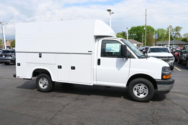 2025 Chevrolet Express Cutaway Work Van