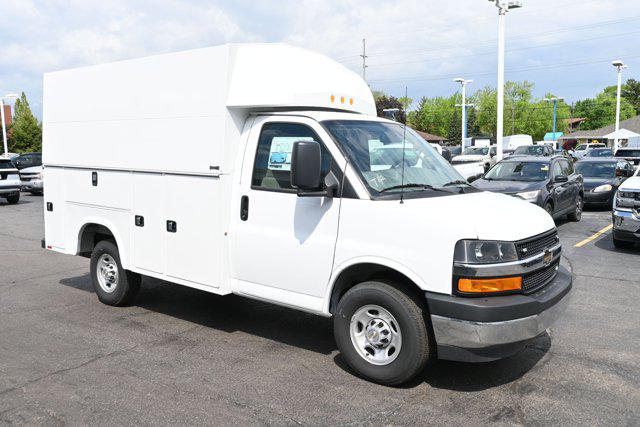 2025 Chevrolet Express Cutaway Work Van