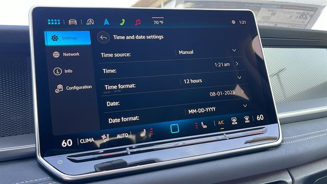 2025 Volkswagen Tiguan 2.0T SE