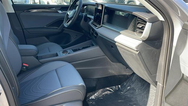 2025 Volkswagen Tiguan 2.0T SE