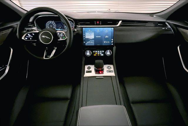 2025 Jaguar F-PACE P250 R-Dynamic S
