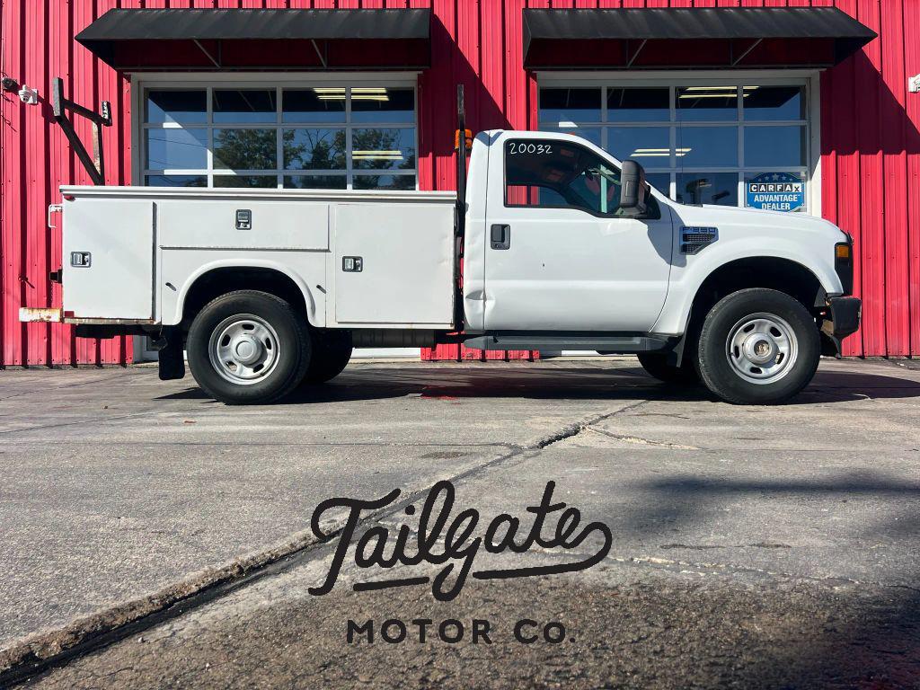 2009 Ford F-350 Super Duty Chassis Cab XL