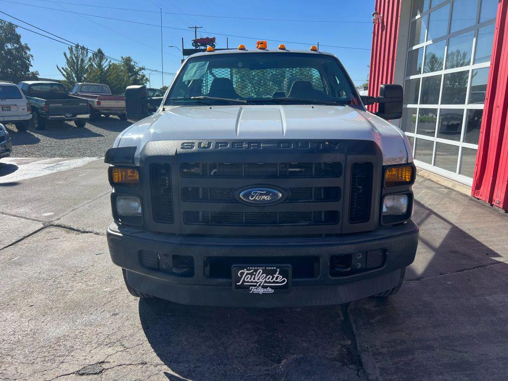2009 Ford F-350 Super Duty Chassis Cab XL