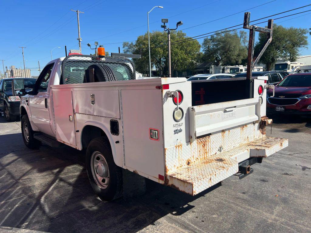 2009 Ford F-350 Super Duty Chassis Cab XL