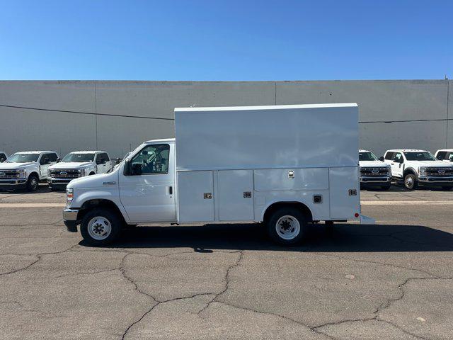 2026 Ford E-350 Cutaway E-350 DRW 158" WB