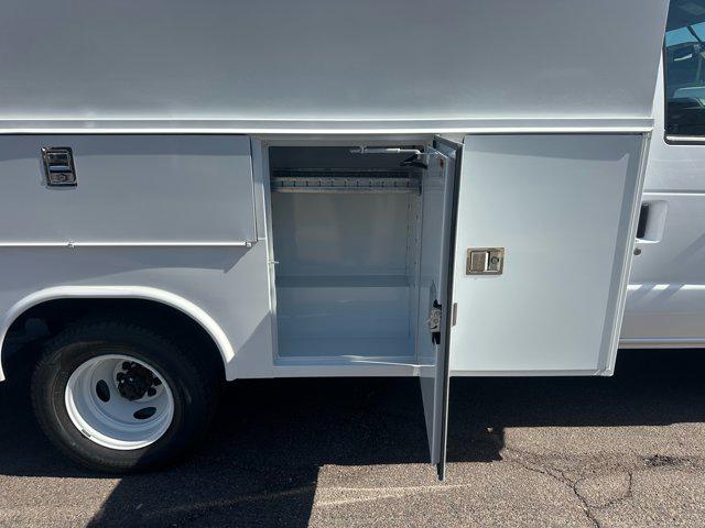 2026 Ford E-350 Cutaway E-350 DRW 158" WB