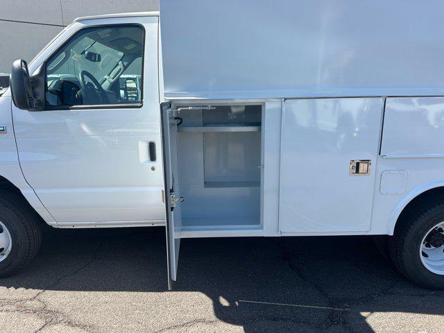 2026 Ford E-350 Cutaway E-350 DRW 158" WB