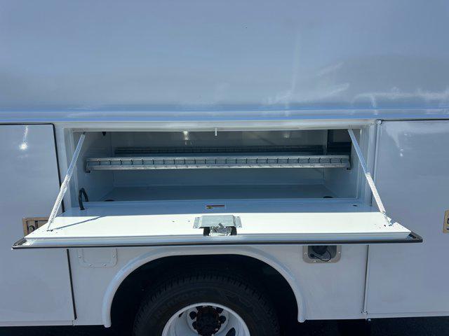 2026 Ford E-350 Cutaway E-350 DRW 158" WB